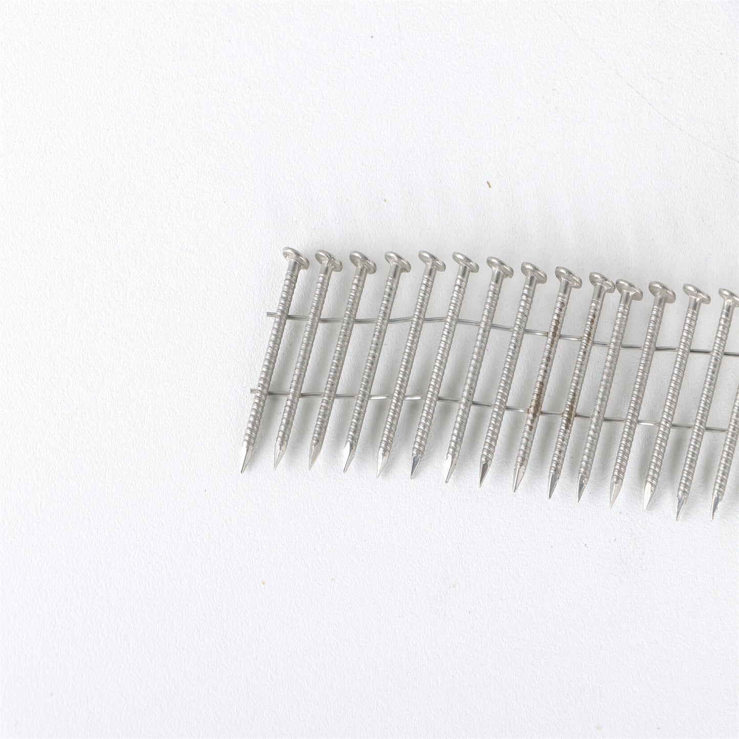 1200 Count 1-1/4-Inch x .090-Inch Ring Shank 304 Stainless Steel Siding Nails 15-Degree Collated Wire Coil Siding Nails for Cement Board Siding or Fencing Applications